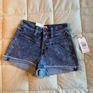 Shyanne high waisted shorts